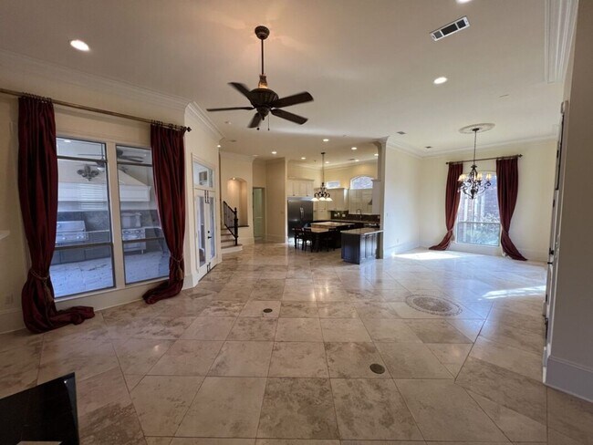 Building Photo - Elegant Two-Story Home with Outdoor Kitchen in Desirable Shadows Lake