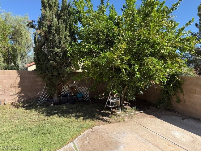 Building Photo - 2716 Lovington Dr