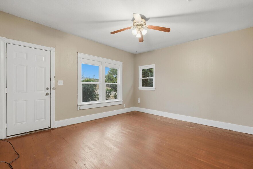 Building Photo - 1341 Hickory St