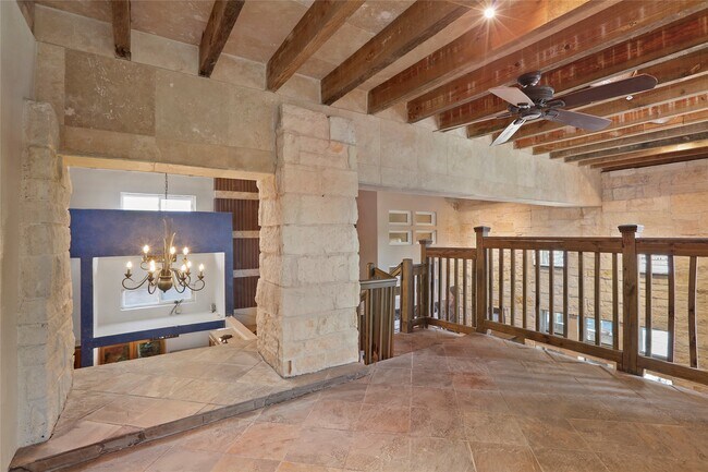 Building Photo - 614 Pine Gully Rd