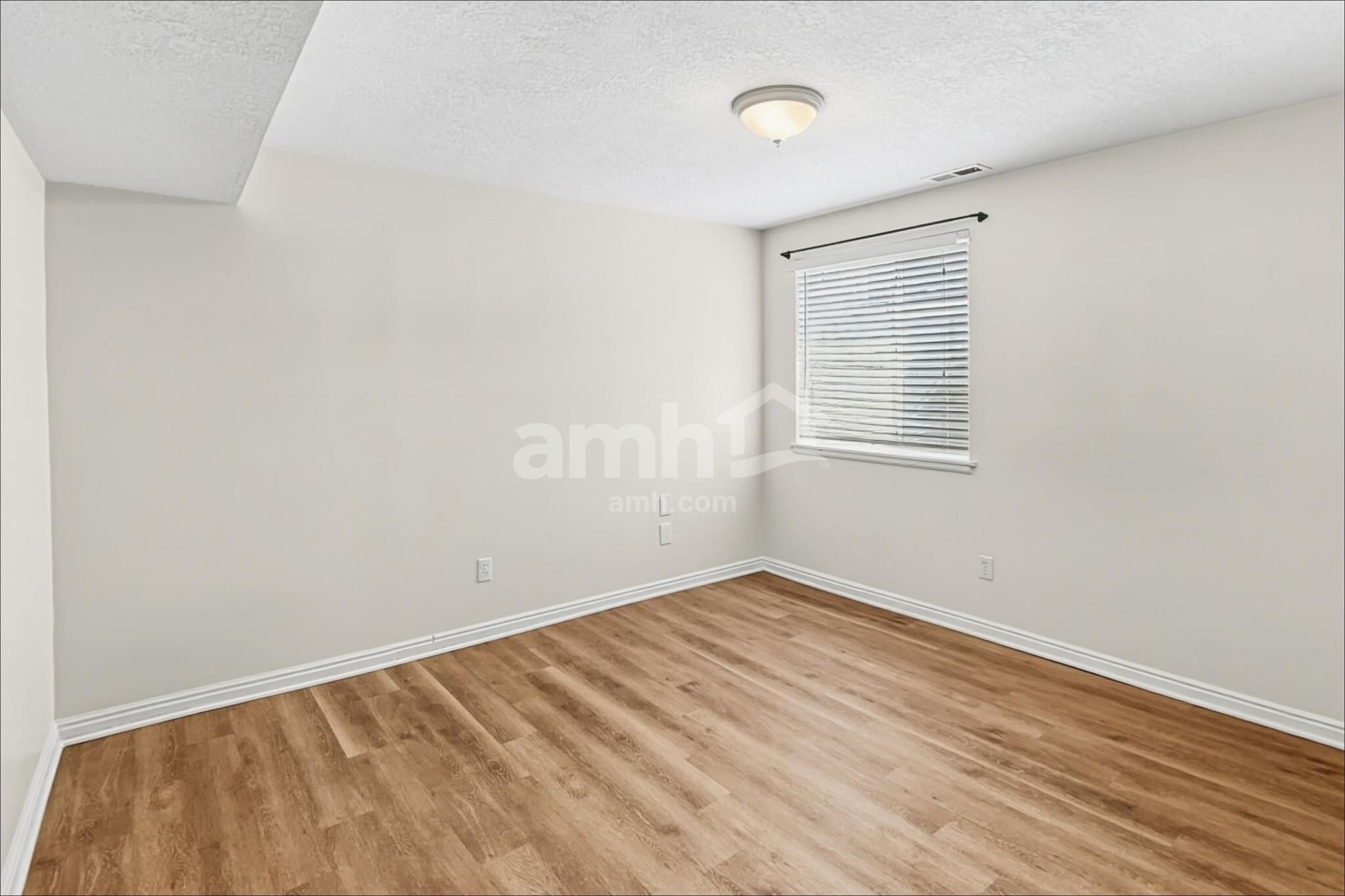 Building Photo - 894 E 780 S
