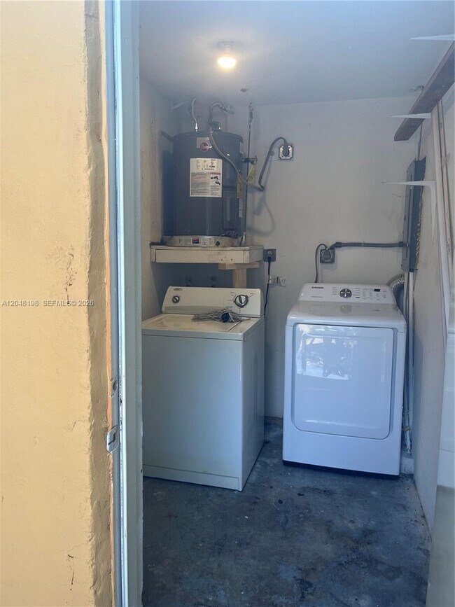 Building Photo - 5952 NW 25th Pl