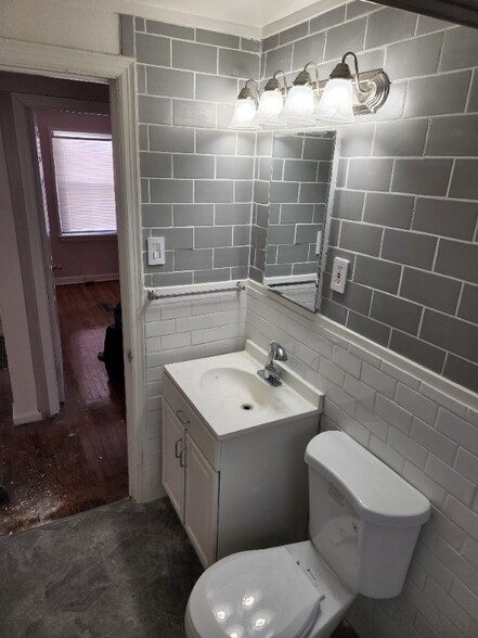 Building Photo - 4706 Roxie St