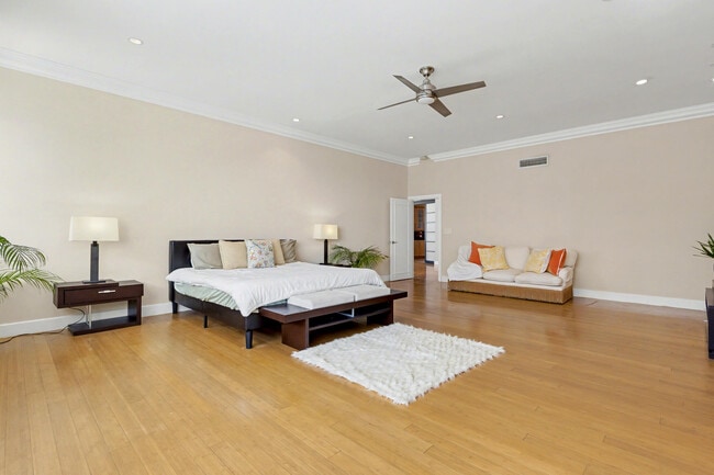 Building Photo - 3430 Galt Ocean Dr