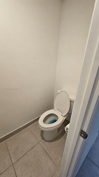 Building Photo - 1146 SE 26th Ter