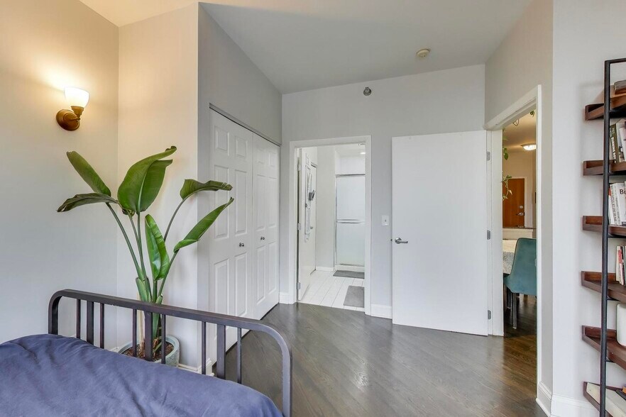 Building Photo - 435 W Erie St