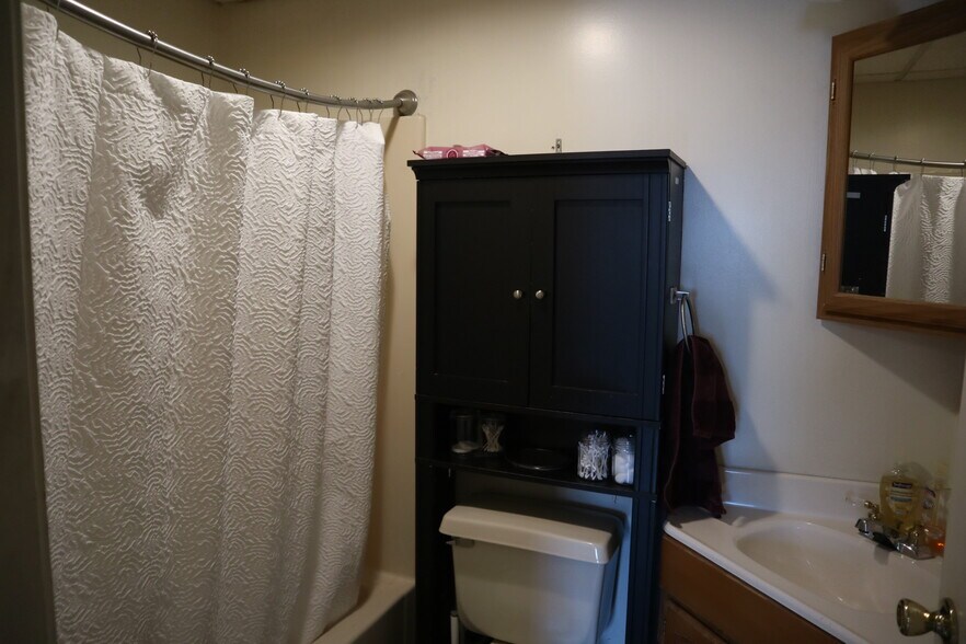 Building Photo - 415 East St