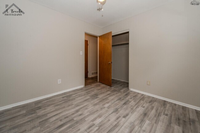 Building Photo - 109 Highland Dr
