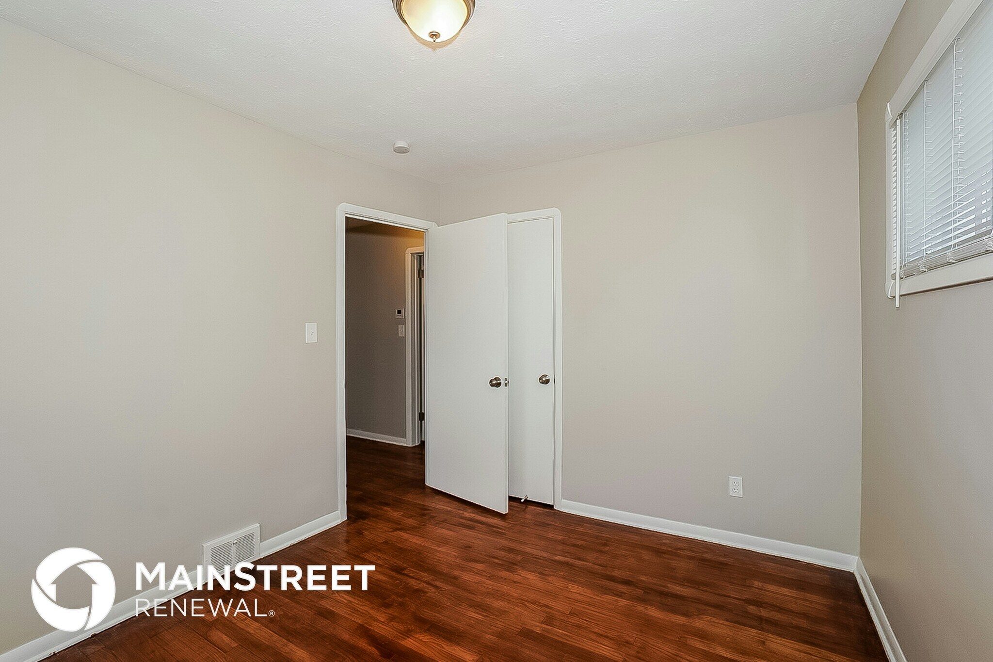 Building Photo - 13800 Oakview Blvd