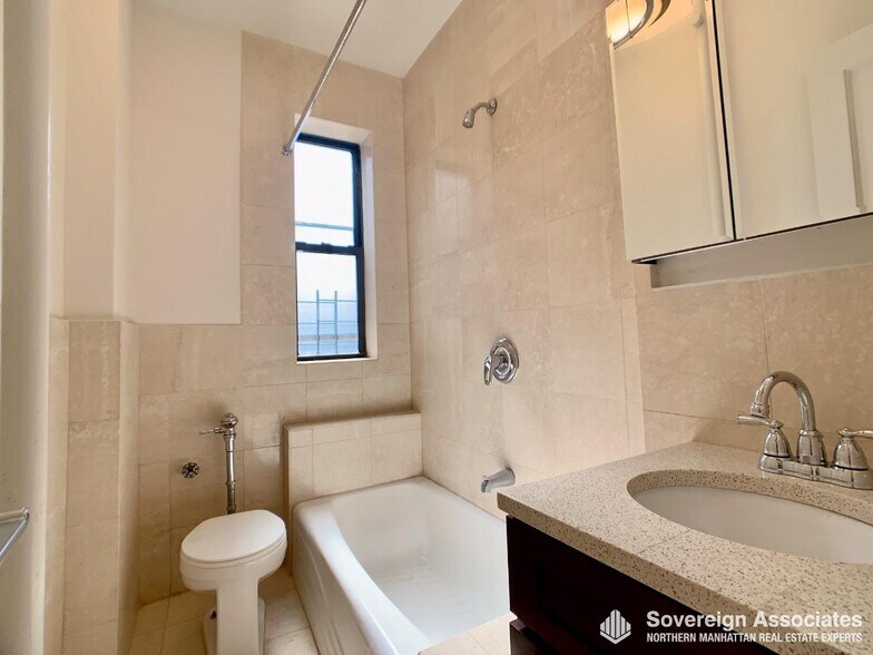 Building Photo - 282 Cabrini Blvd