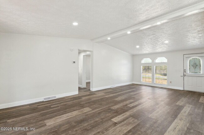 Building Photo - 97119 Diamond St