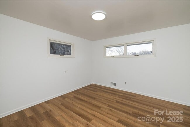 Building Photo - 44261 US-52