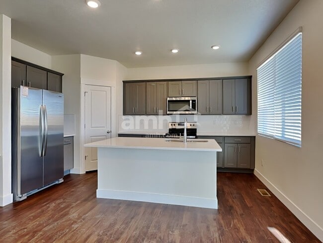 Building Photo - 3921 Wyedale Wy