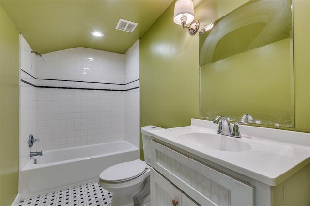 Building Photo - 708 S Willomet Ave