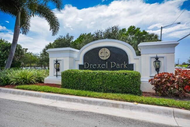 Building Photo - 16178 Poppyseed Cir