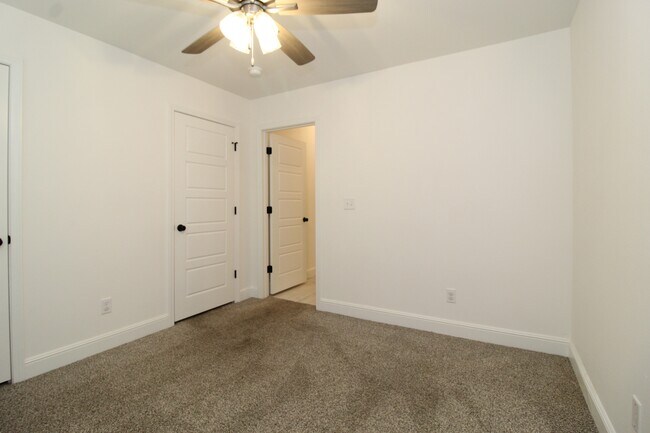 Building Photo - 1500 Ari Ave