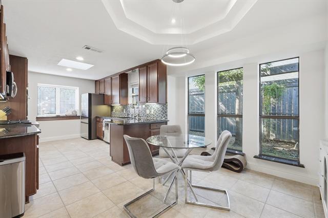 Building Photo - 1617 Oak Creek Dr