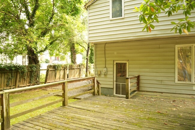 Building Photo - 119 Harmon St