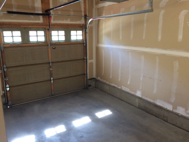 Building Photo - Beautiful 2B Condo in Lafayette's Autumn R...
