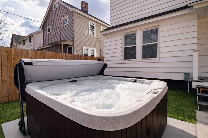 Building Photo - 3457 W 128th St