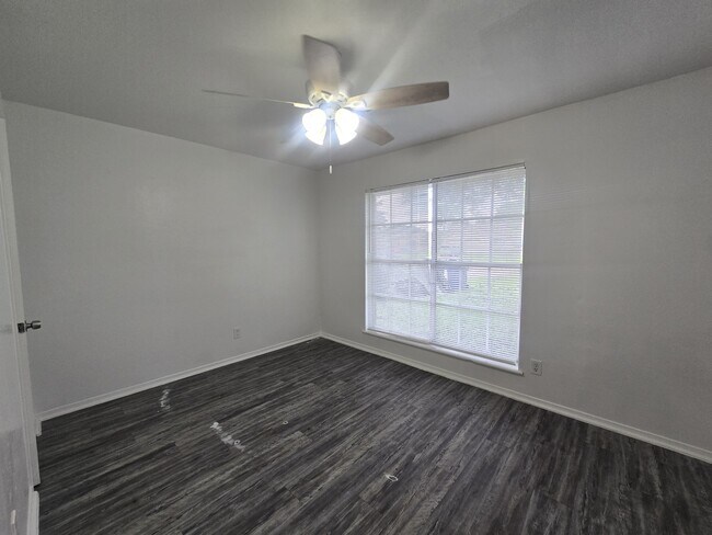 Building Photo - 7510 Hummingbird Ln