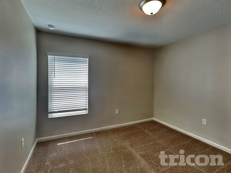 Building Photo - 2096 James Wilson Wy
