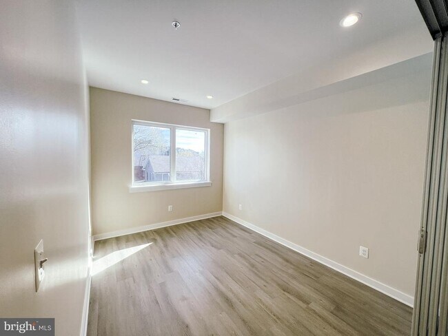 Building Photo - 845 Upshur St NW