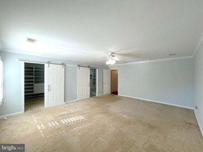 Building Photo - 20871 Freedom Run Dr