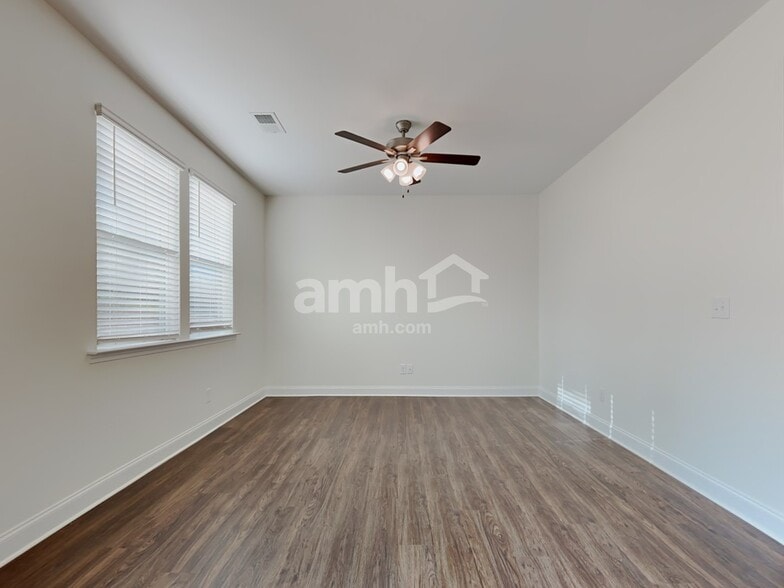 Building Photo - 132 Garrison Grv Ct