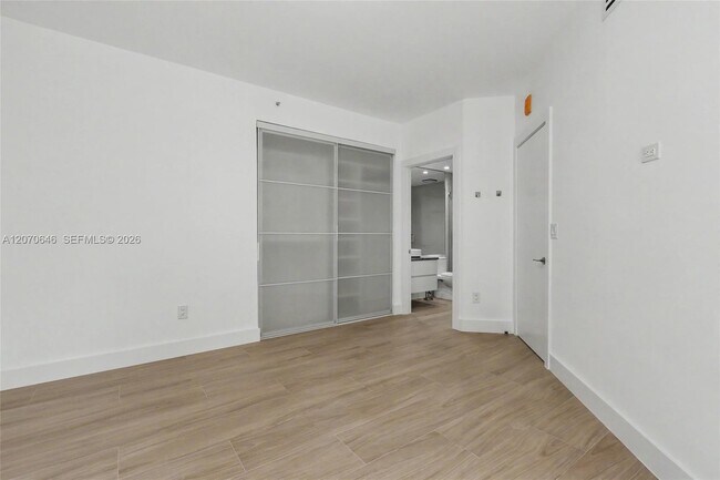 Building Photo - 731 Crandon Blvd