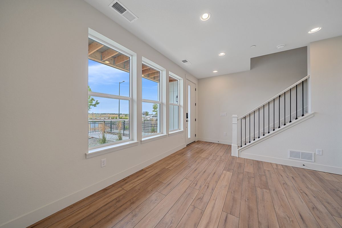 Building Photo - 10860 Lyric St