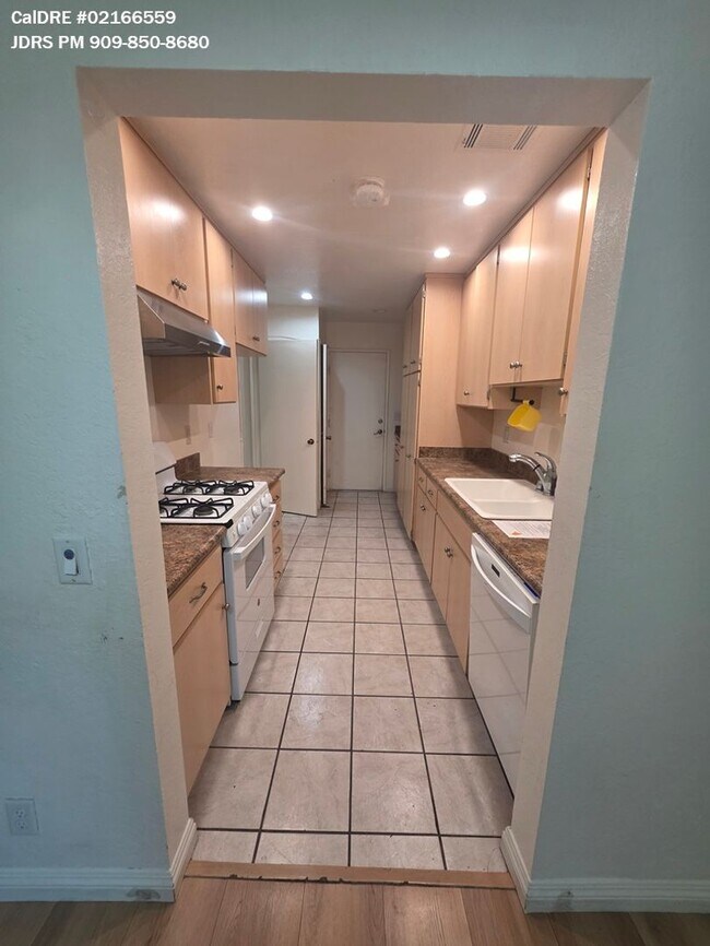 Building Photo - Diamond Bar 3 Bedroom Condo