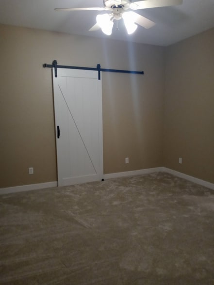 Building Photo - 41092 N Salix Dr