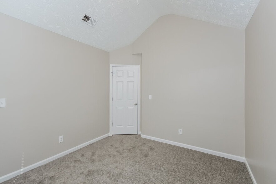 Building Photo - 6683 Shapiro Ct