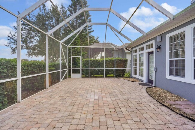 Building Photo - 506 Lakeway Dr
