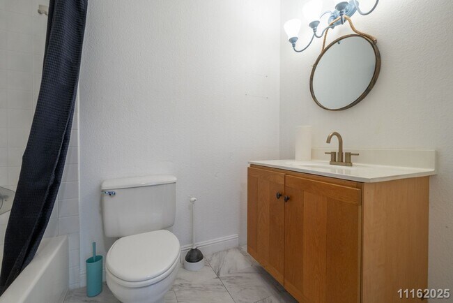 Building Photo - Mililani Gem Townhouse – 2-Bed, 2-Bath 2nd...