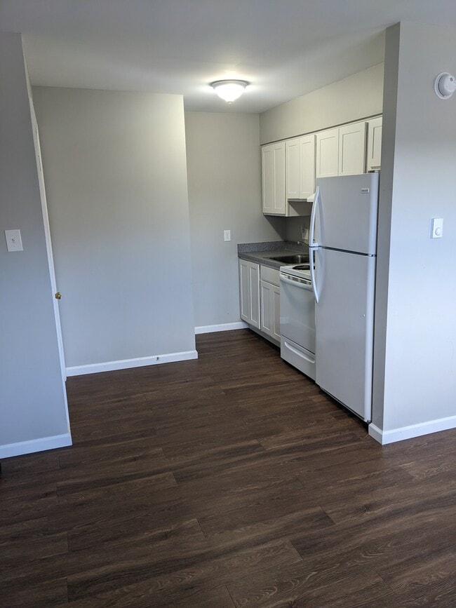 Primary Photo - 1660 S Braddock St