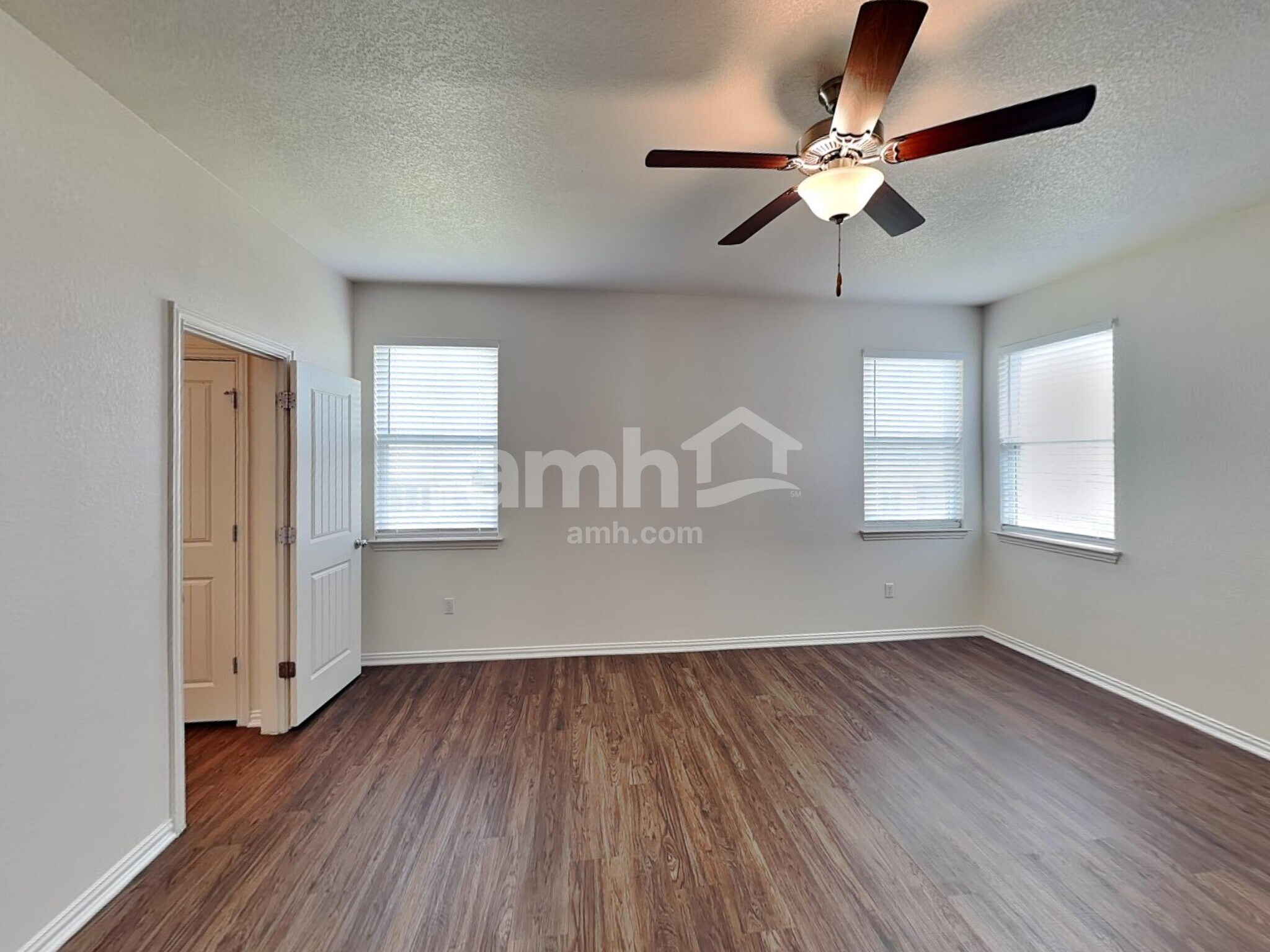 Building Photo - 2733 Wolfcreek