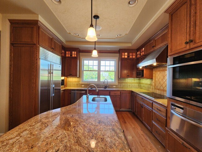 Building Photo - Elegant, spacious home in San Mateo