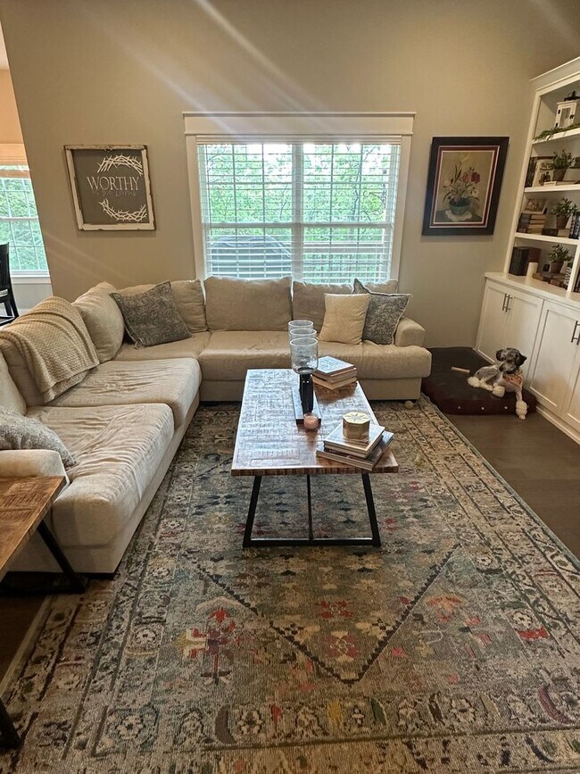 Building Photo - ****MOVE-IN SPECIAL**** Gorgeous 4Bedroom ...