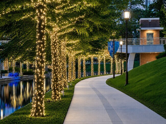 Building Photo - 1 Waterway Ct