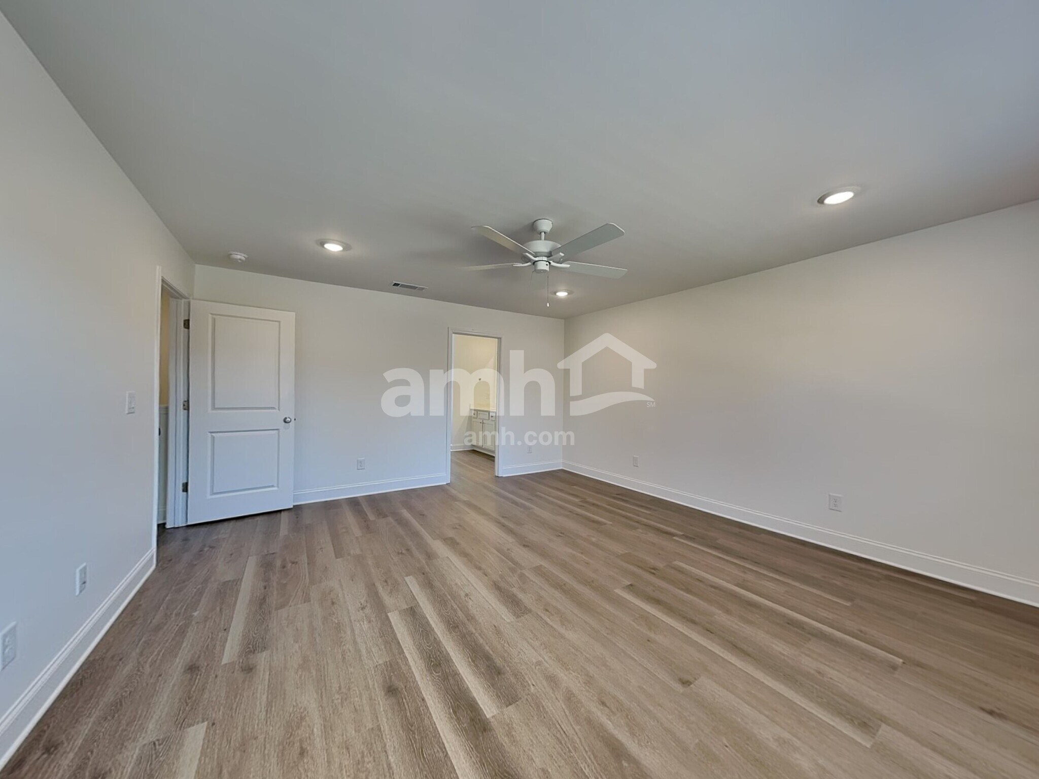 Building Photo - 522 Pointe Dr