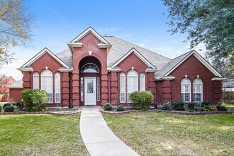 Building Photo - 708 St Johns Dr