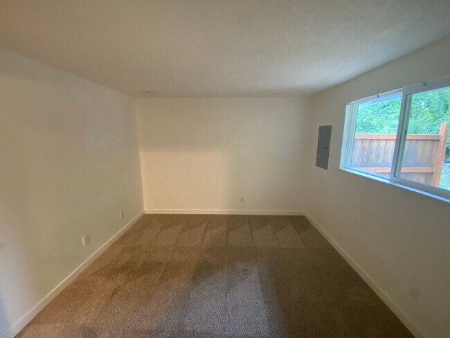 Building Photo - NKE1741