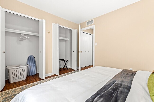 Building Photo - 18939 Sharon Ln