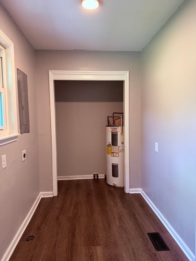 Building Photo - Come Take a Look At This!