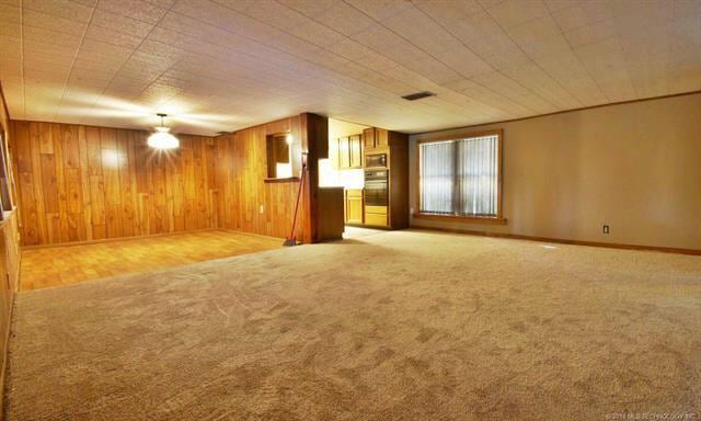 Building Photo - 26084 S 558 Rd