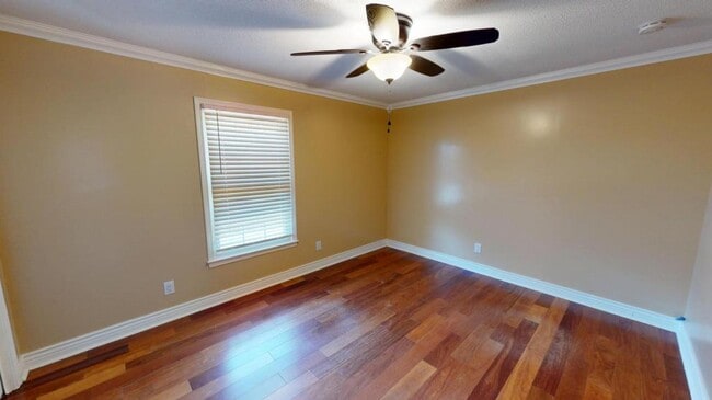 Building Photo - 110 Oakland Dr