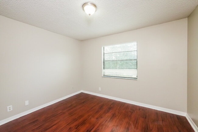 Building Photo - 10610 La Placida Dr