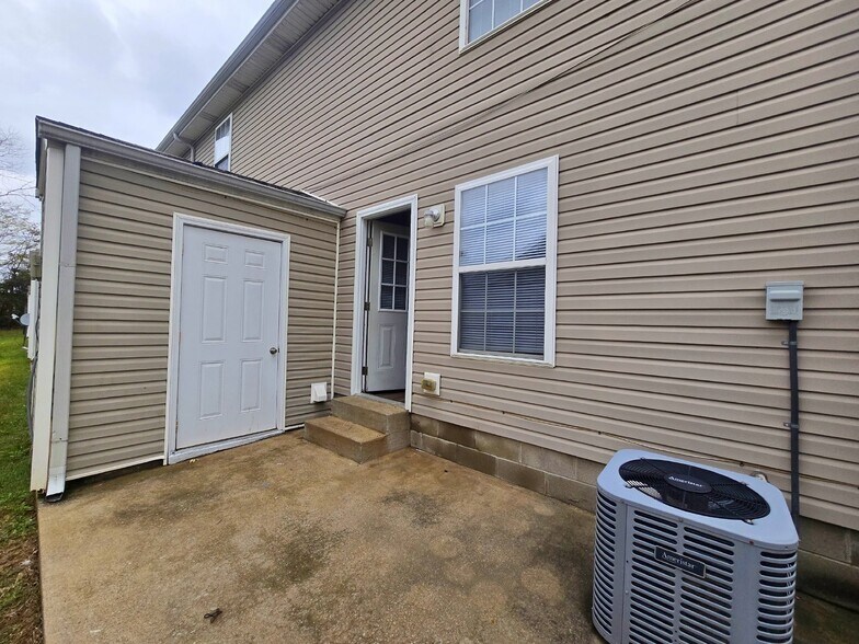 Building Photo - 252-1A EXECUTIVE AVE, CLARKSVILLE, TN 37042